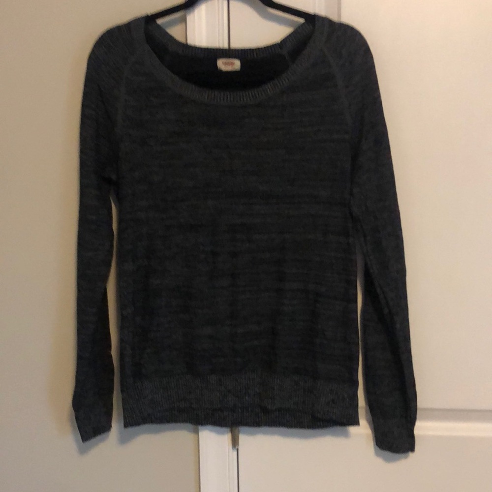 Mossimo black and gray sweater.